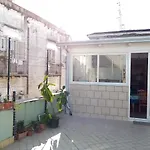 The Sunny Place * Νάπολη